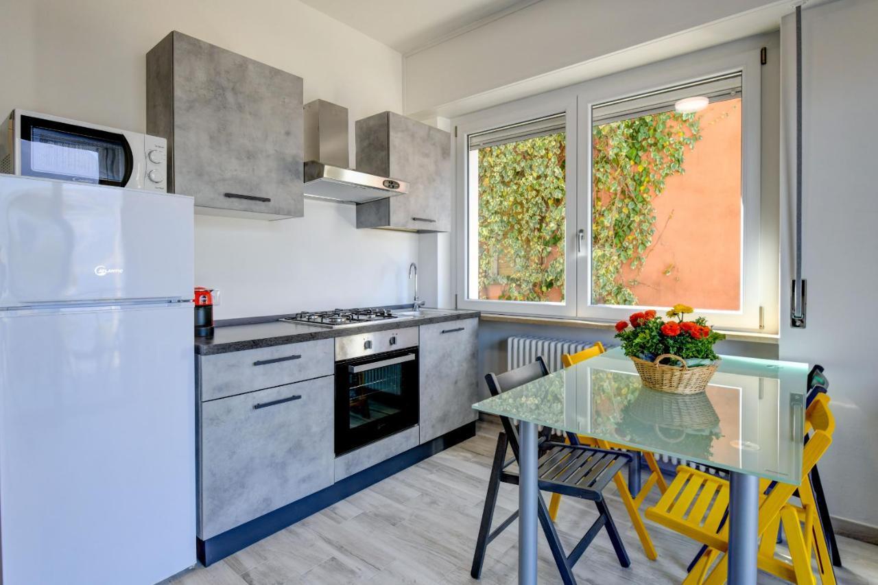 Studio Baldo - Brenzone Holiday Apartments Екстер'єр фото